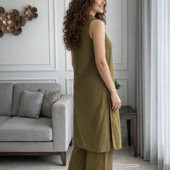 Olive Solid Sleeveless Straight Kurta Set Side