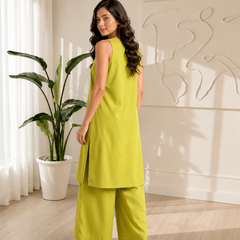 Solid Sleeveless Straight Kurta Set