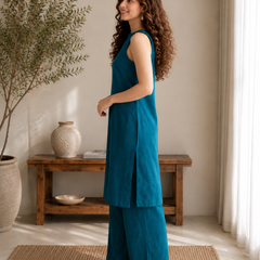 Solid Sleeveless Straight Kurta Set