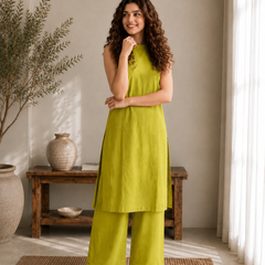 Solid Sleeveless Straight Kurta Set