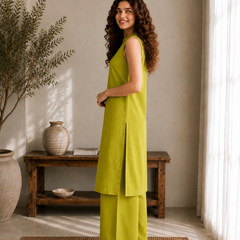 Solid Sleeveless Straight Kurta Set