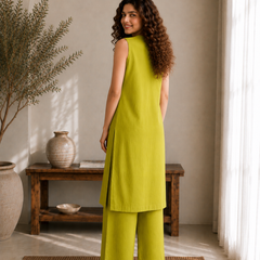 Solid Sleeveless Straight Kurta Set