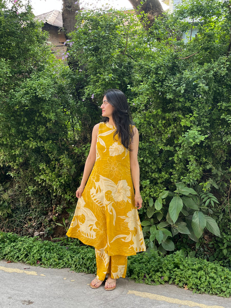 Yellow Floral Print Sleeveless Kurta Set