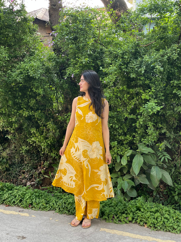 Yellow Floral Print Sleeveless Kurta Set