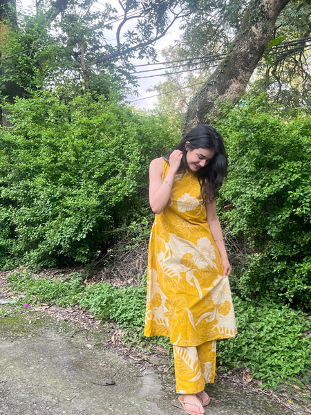 Yellow Floral Print Sleeveless Kurta Set
